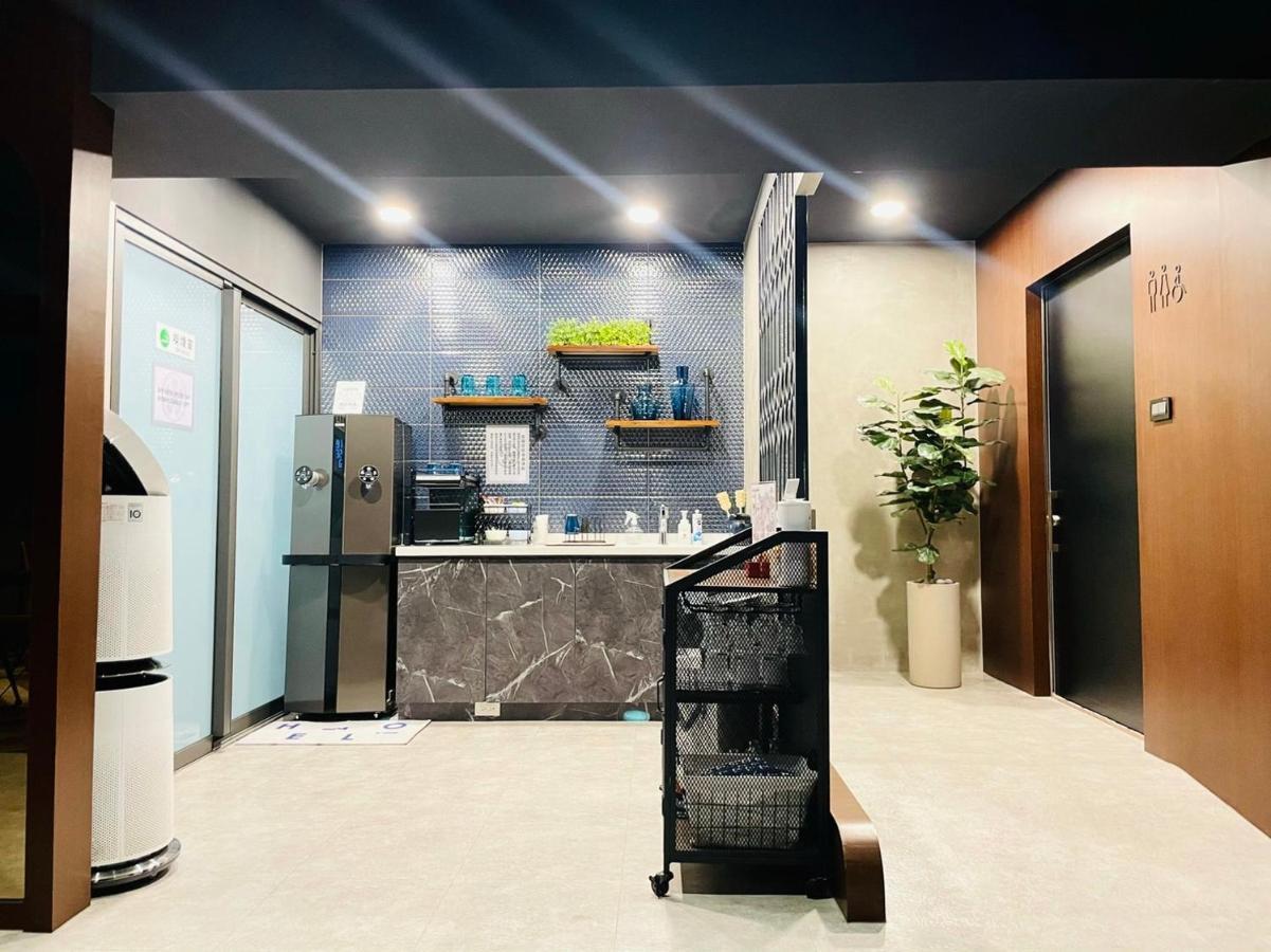Holo Hotel Tainan Exterior photo